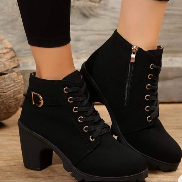 Black Ankle Boots with Chunky Heel (5.5) - Picture 1 of 6